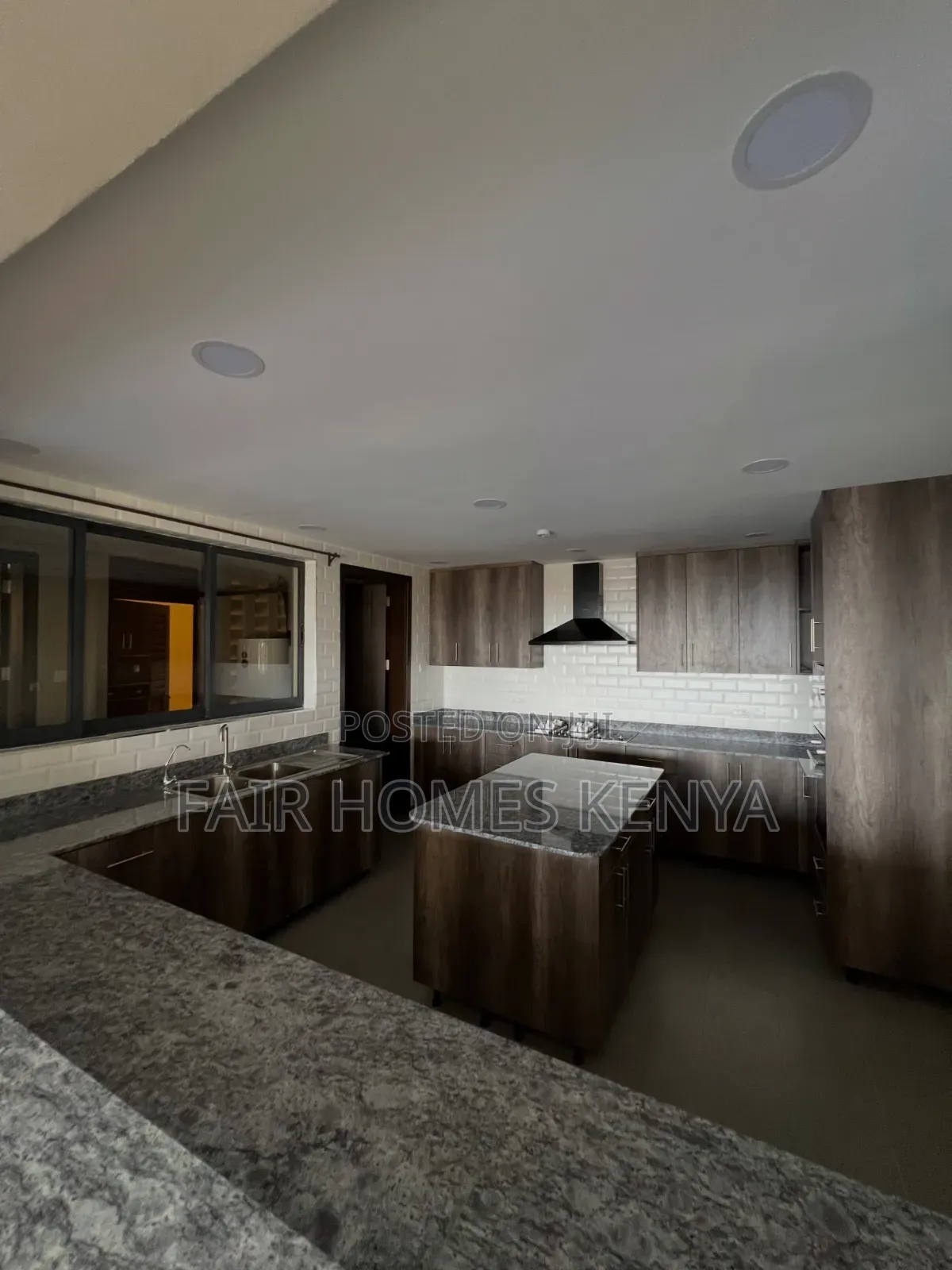 4bdrm Duplex in Gitanga Road, Valley Arcade for rent