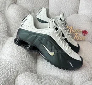 Nike Shox R4 Retro “Olive Aura ”