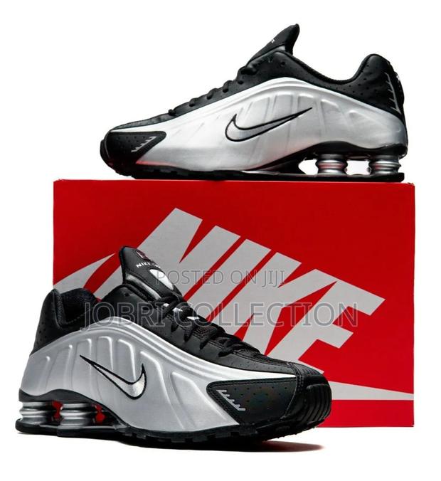 Nike Shox R4 Retro “Black Silver ”
Quality Sneakers - thumbnail 2