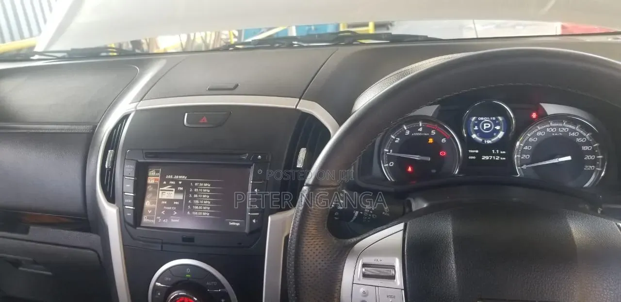 Isuzu MU-X 2020 Silver