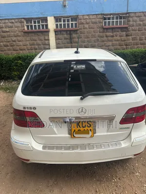 Mercedes-Benz B-Class 2011 Off white