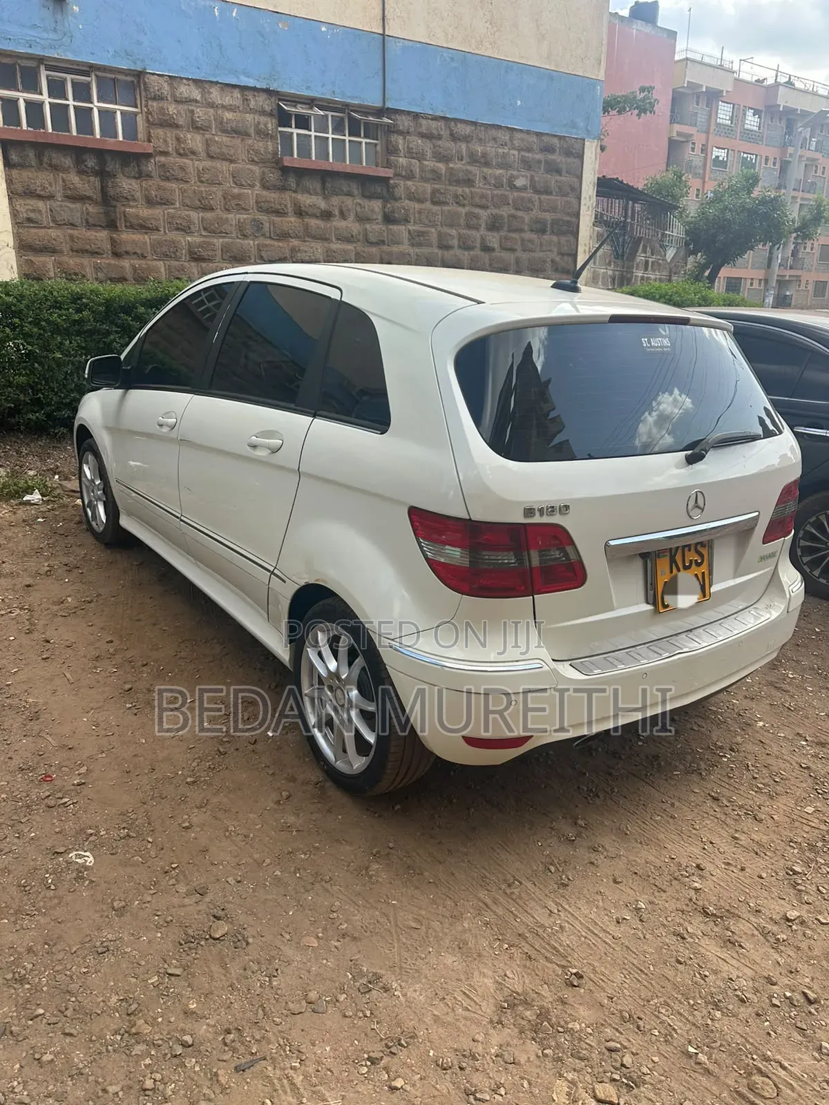 Mercedes-Benz B-Class 2011 Off white