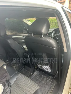 Mercedes-Benz B-Class 2011 Off white