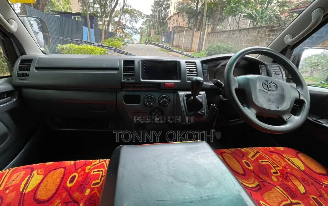 Toyota Grand HiAce 2014 White