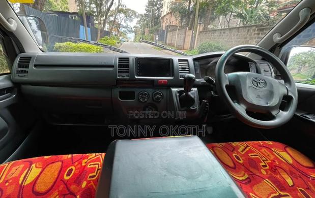 Toyota Grand HiAce 2014 White - thumbnail 3