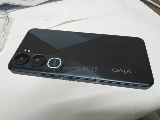 Vivo Y21d 128 GB Green - main view