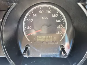 Toyota HiAce 2005 Yellow