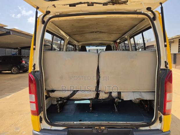 Toyota HiAce 2005 Yellow - thumbnail 9