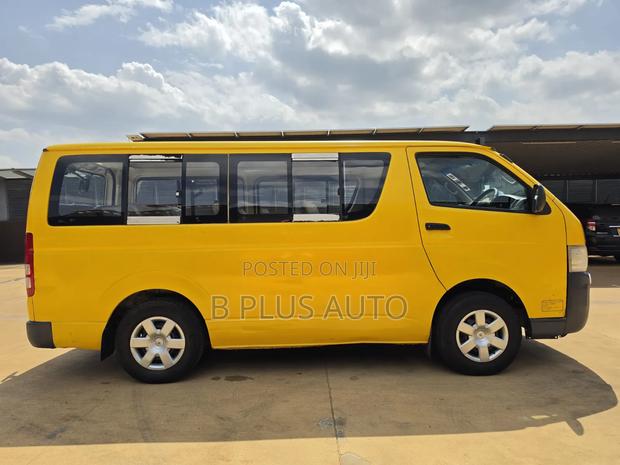 Toyota HiAce 2005 Yellow - thumbnail 10