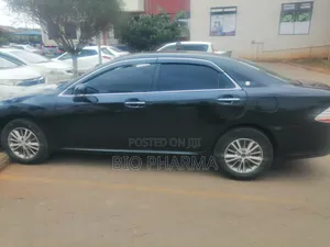 Toyota Crown 2011 Black