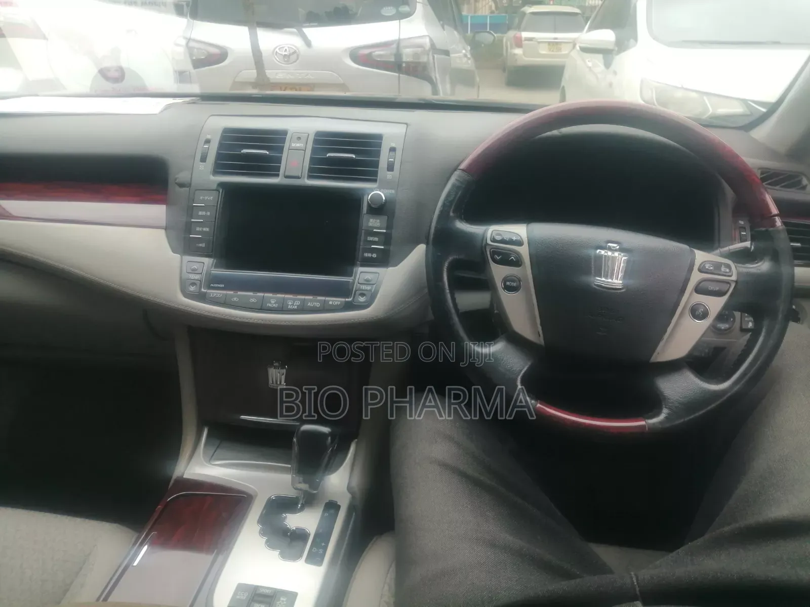 Toyota Crown 2011 Black