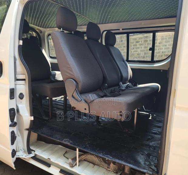 Toyota HiAce 2009 White - thumbnail 3