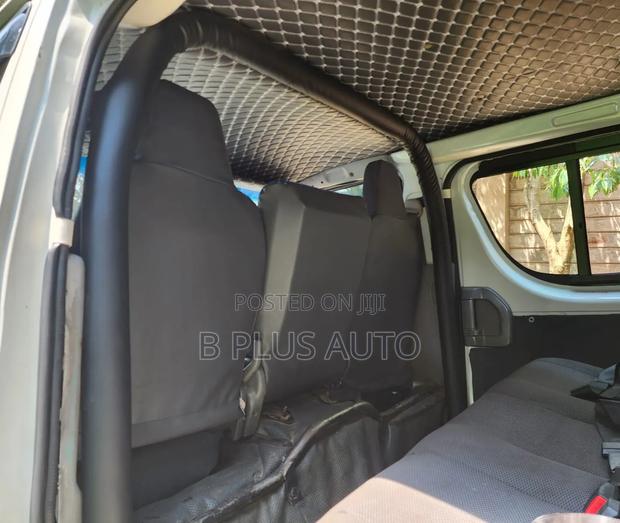 Toyota HiAce 2009 White - thumbnail 5