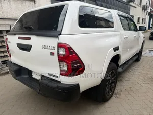 Toyota Hilux 2022 Pearl