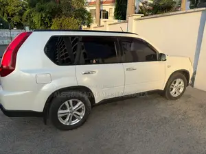 Nissan X-Trail 2.0 Petrol XE 2011 White