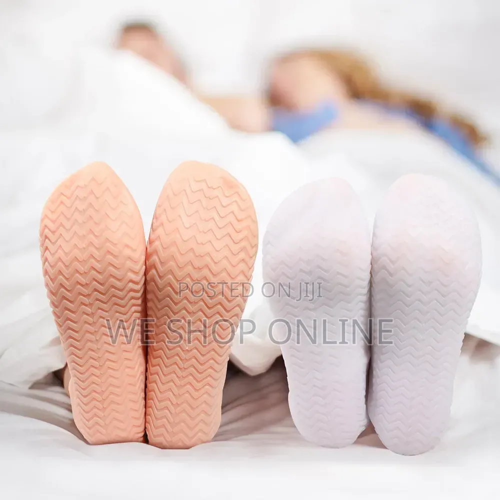 Silicone Moisturizing Socks for Dry Cracked Feet