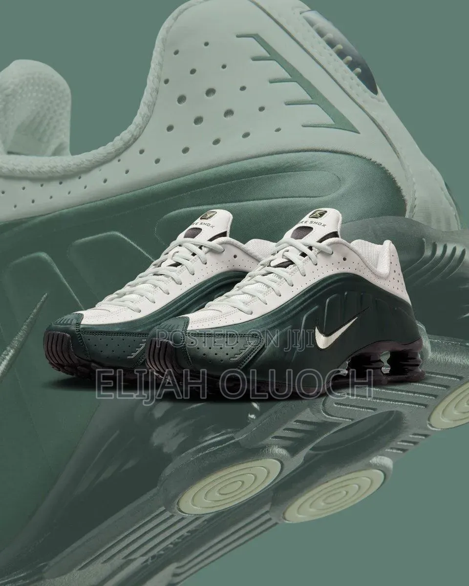 Nike Shox R4 Retro “Olive Aura ”
Quality Leather 
Size 40-46