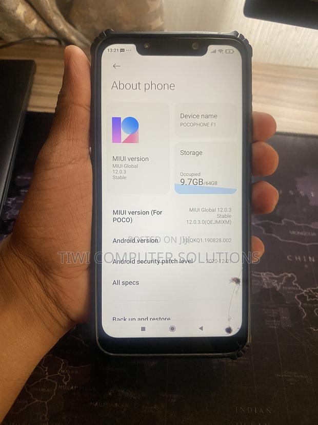 Xiaomi Pocophone F1 64 GB Black - thumbnail 2