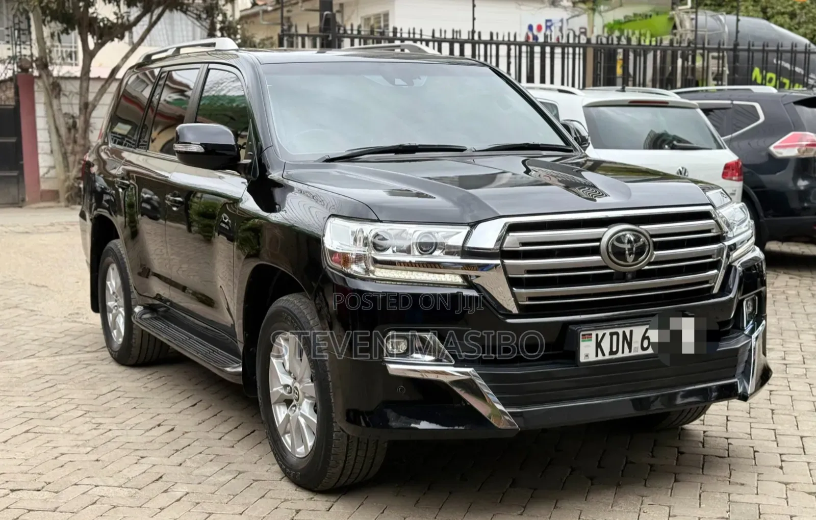 Toyota Land Cruiser 4.6 V8 VXR 2016 Black