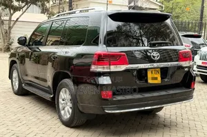 Toyota Land Cruiser 4.6 V8 VXR 2016 Black