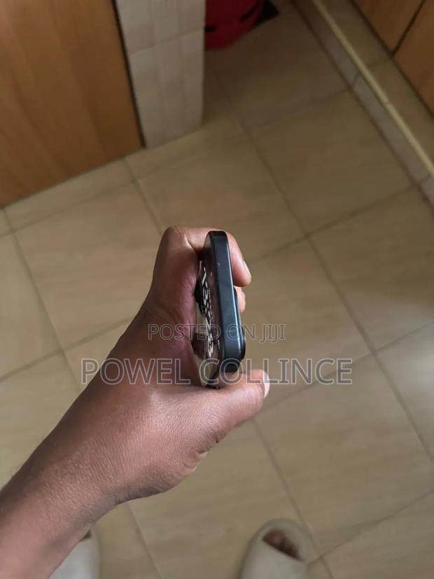 Apple iPhone 15 Pro 256 GB Black - thumbnail 4