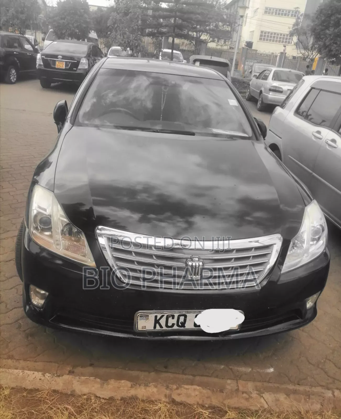 Toyota Crown 2011 Black