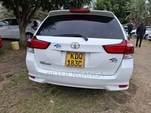 Toyota Corolla Fielder 2017 White