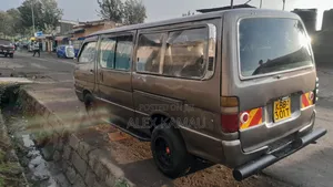 Toyota HiAce 2006 Grey