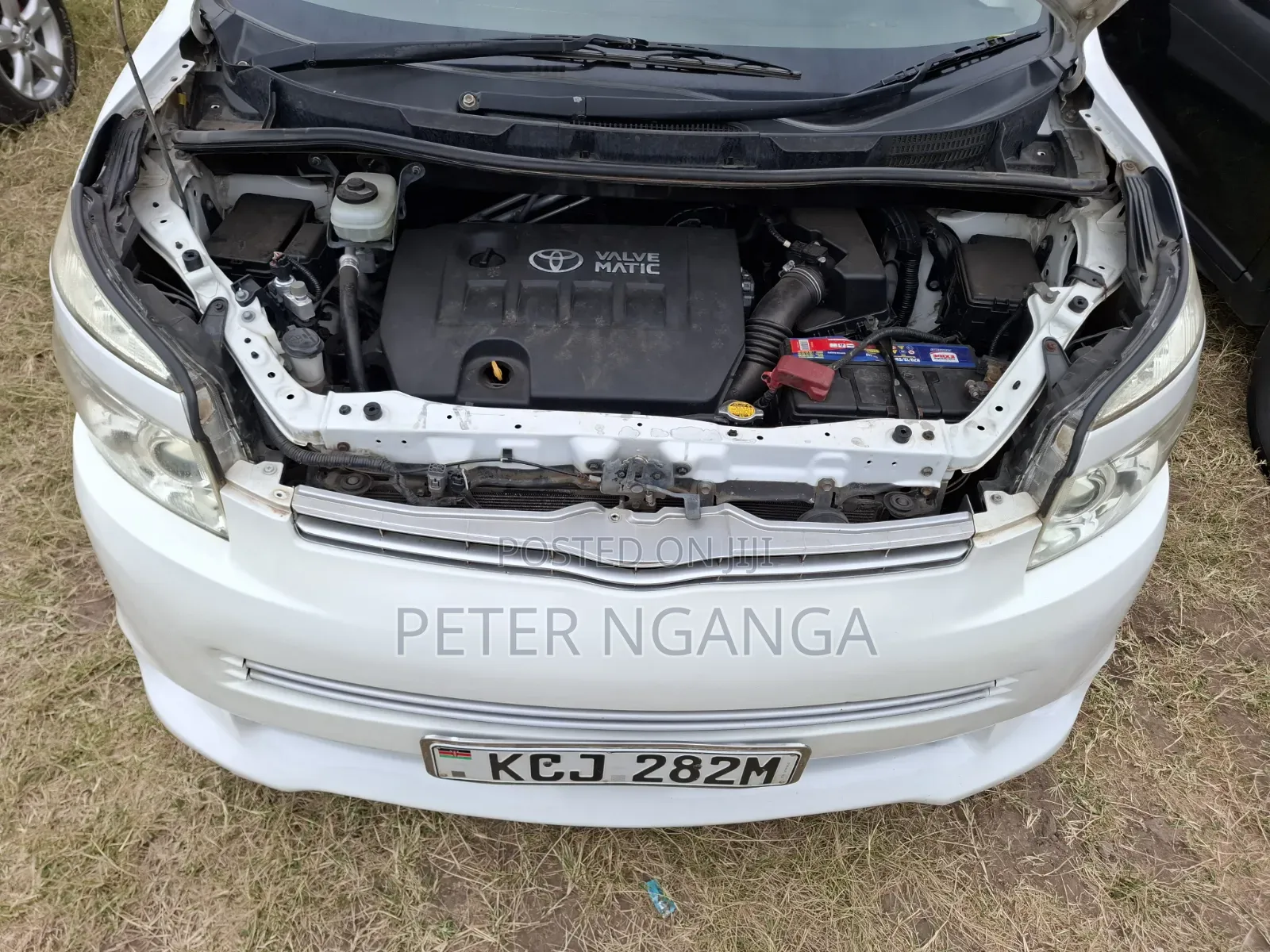 Toyota Voxy 2011 White
