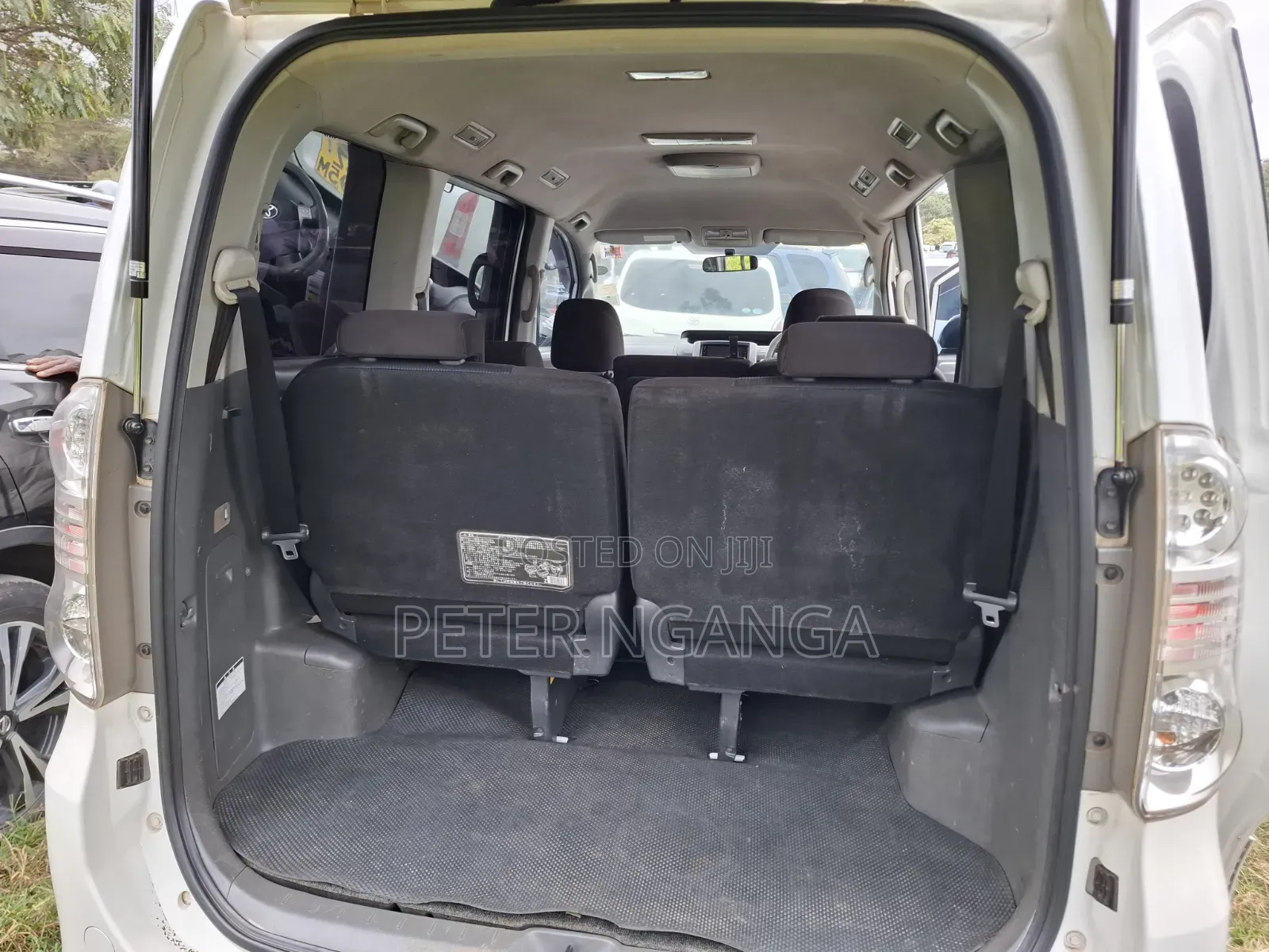 Toyota Voxy 2011 White