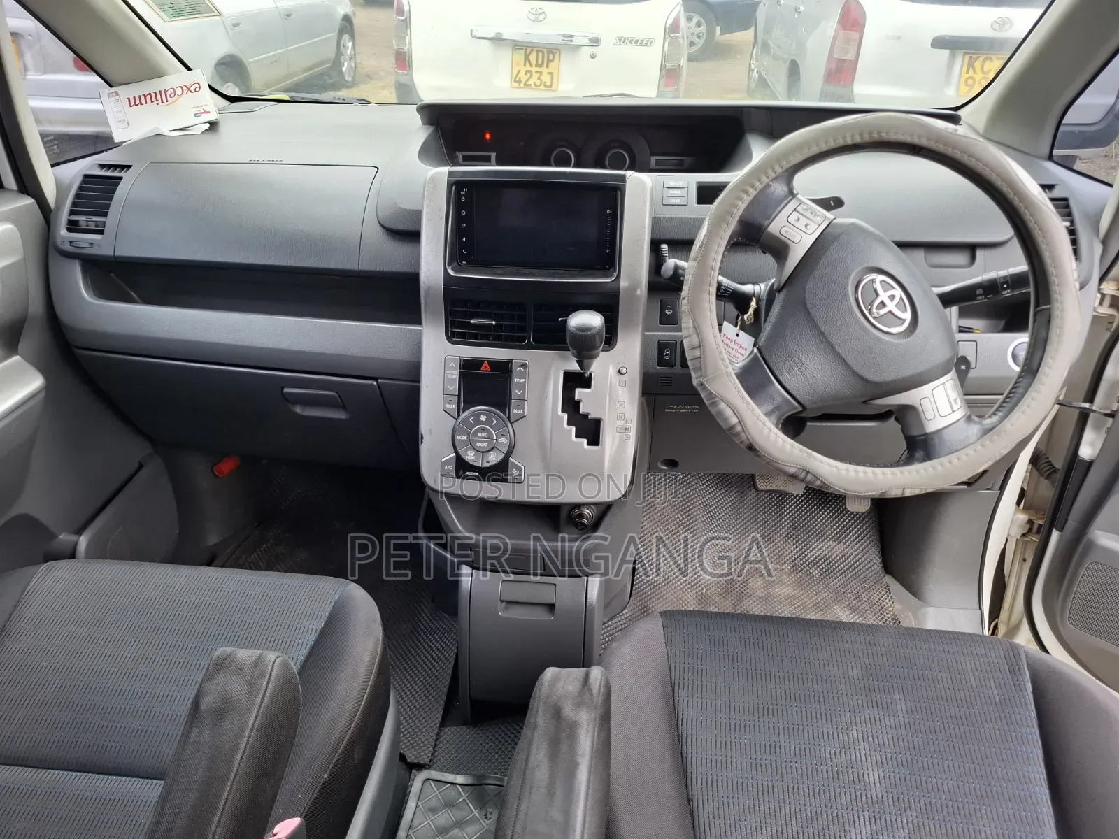 Toyota Voxy 2011 White