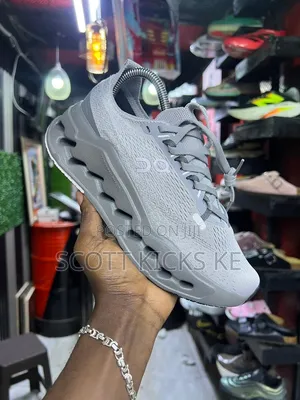 On Cloudsurfer Max “Alloy Asphalt” Qc
Sizes:39-45