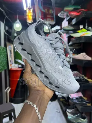 On Cloudsurfer Max “Alloy Asphalt” Qc
Sizes:39-45