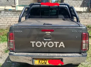Toyota Hilux 2010 Gray
