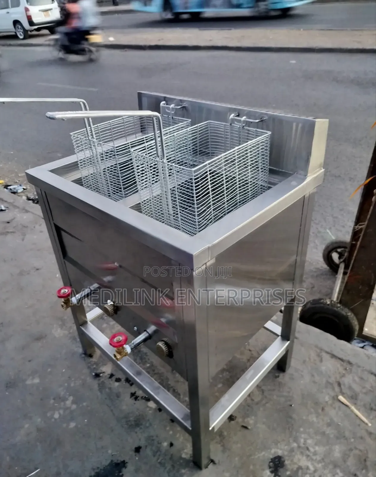 Customized 17*7 Litres Gas Controlled Double Fryers Machine