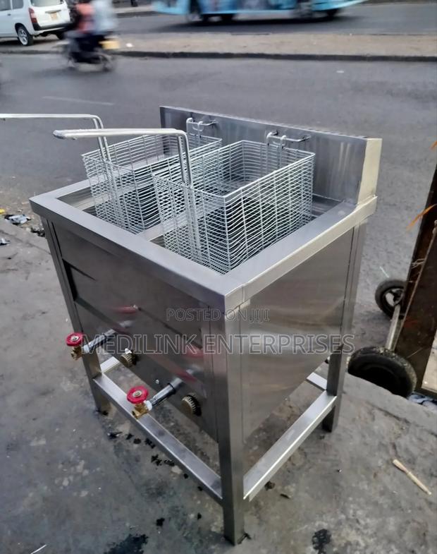 Customized 17*7 Litres Gas Controlled Double Fryers Machine