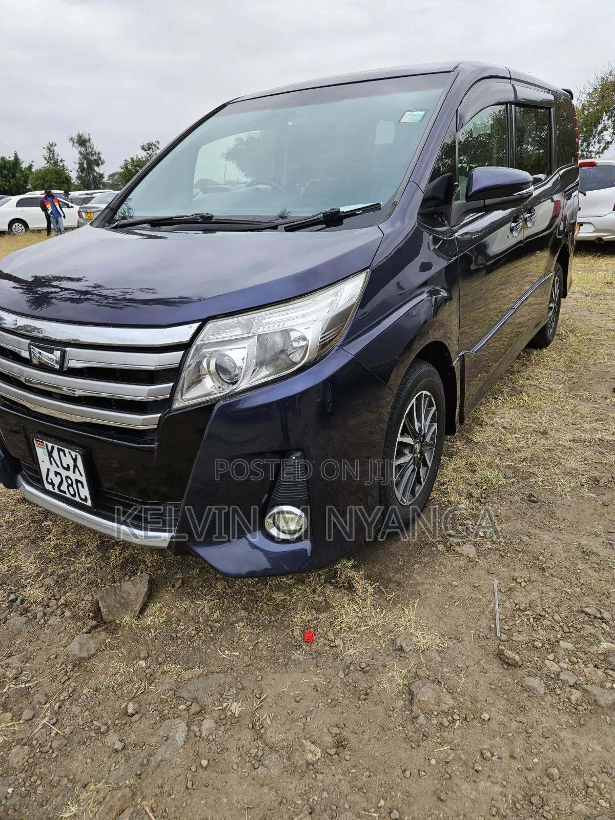 Toyota Noah 2014 Blue