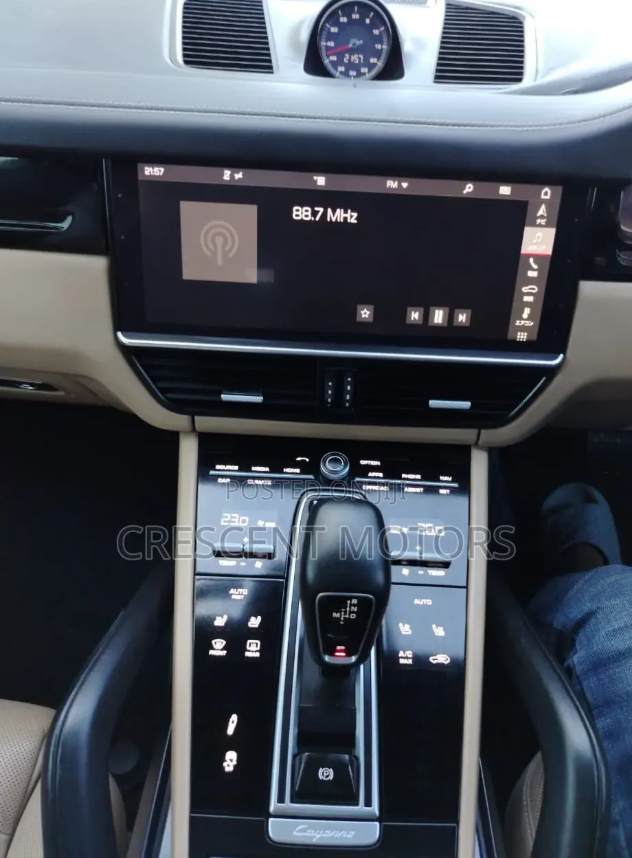 Porsche Cayenne 2019 Green
