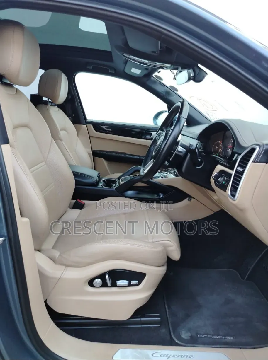 Porsche Cayenne 2019 Green