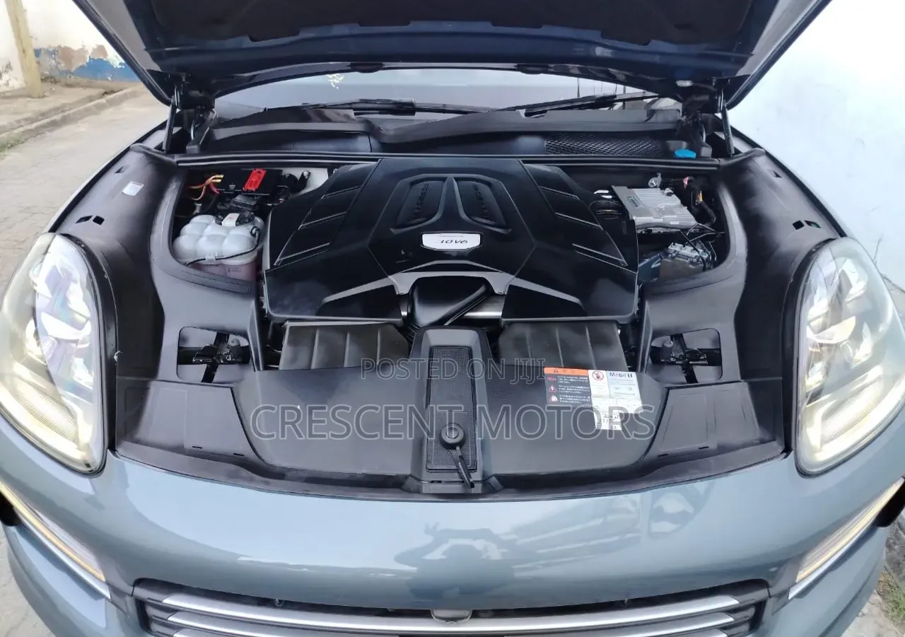 Porsche Cayenne 2019 Green