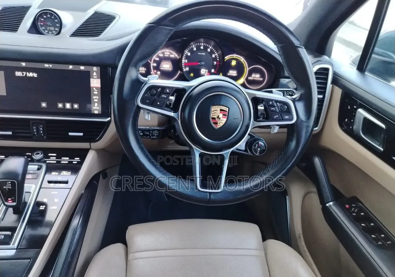 Porsche Cayenne 2019 Green