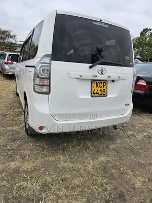 Toyota Voxy 2010 White