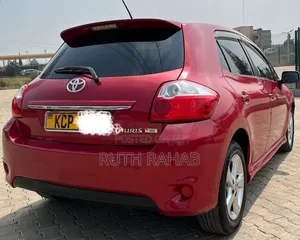 Toyota Auris 2010 Red