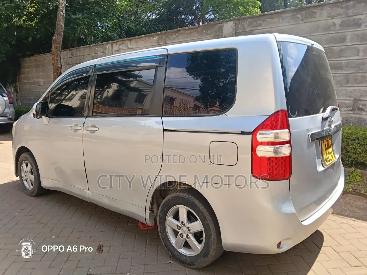 Toyota Noah 2014 Silver