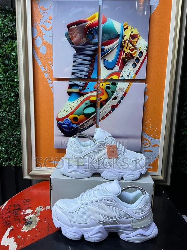 New Balance 9060 Tripple“White”
Sizes:36-45 - thumbnail 2