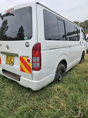 Toyota HiAce 2011 White