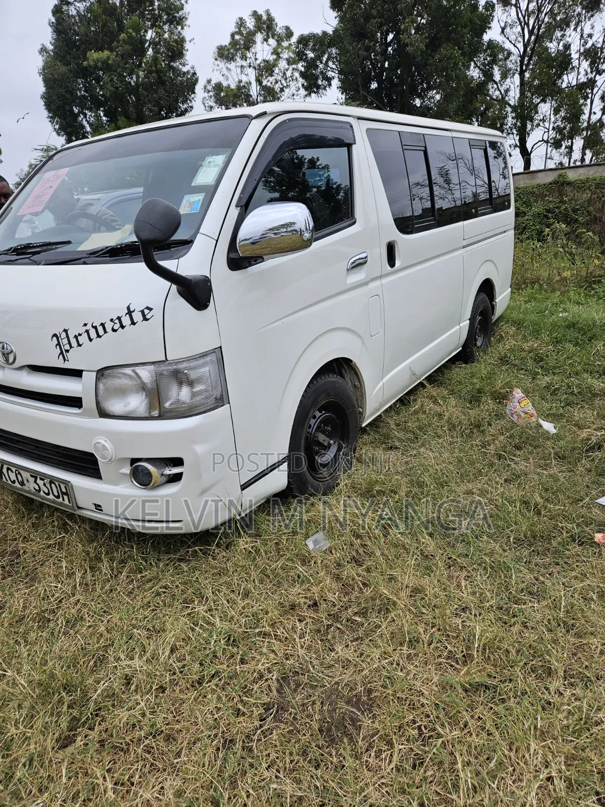 Toyota HiAce 2011 White