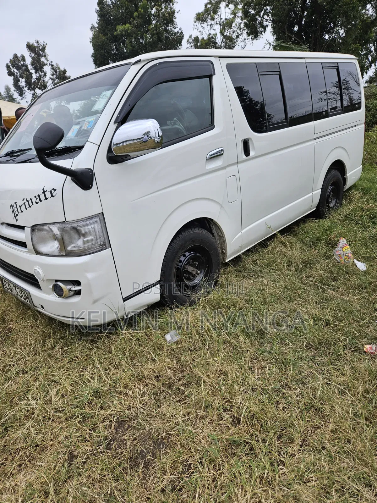 Toyota HiAce 2011 White