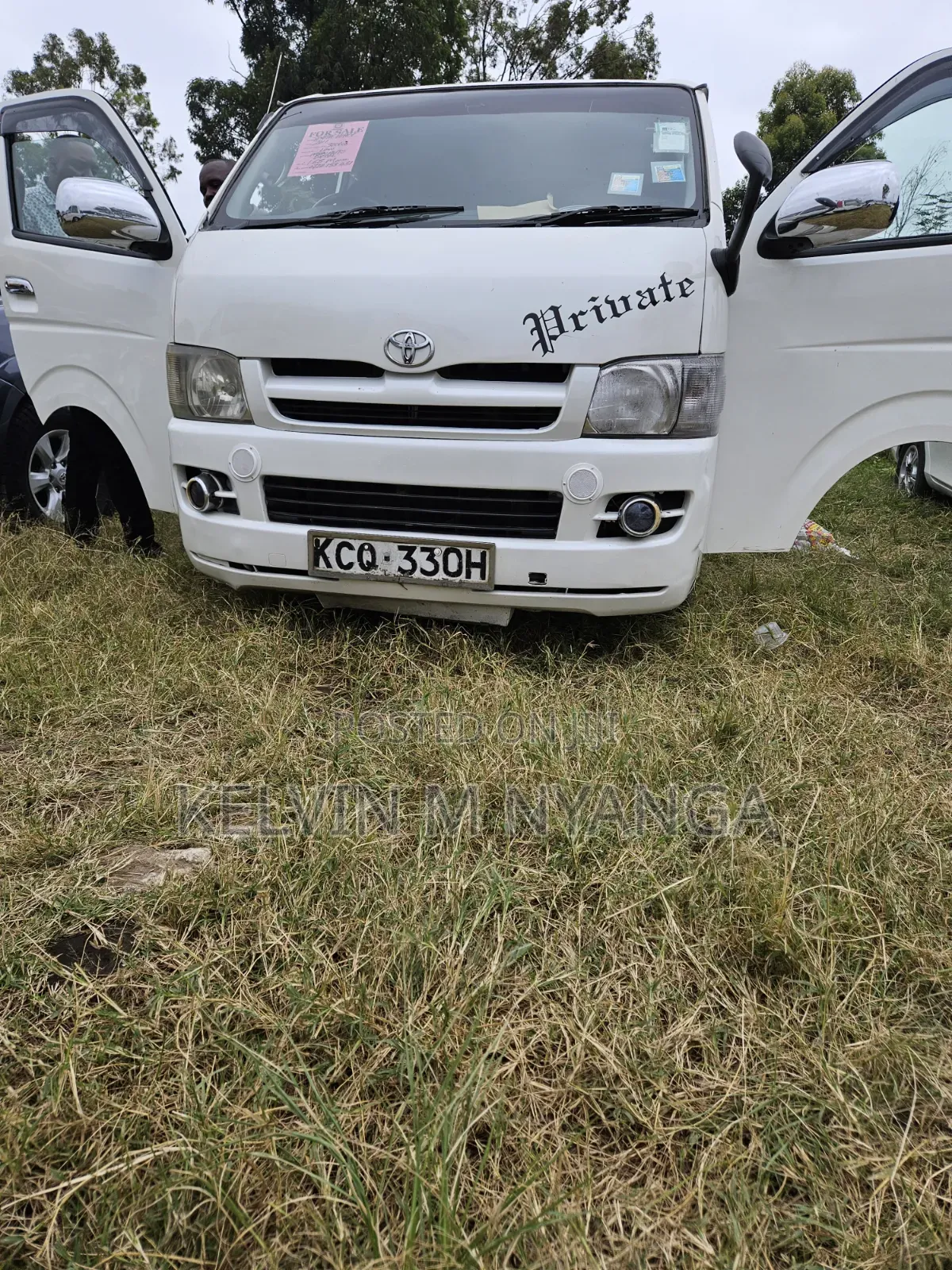 Toyota HiAce 2011 White