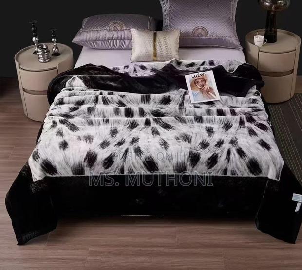 Ultra-Plush King Size Heavy (3.7kg ) Mink 2 Sided Blankets - thumbnail 3